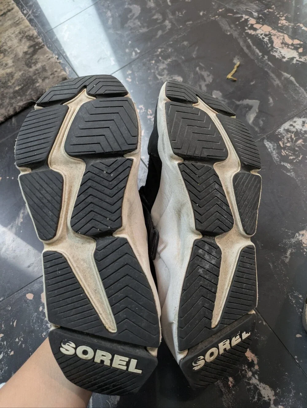 Sorel Black Kinetic RNEGD Strap Sneaker Size 9